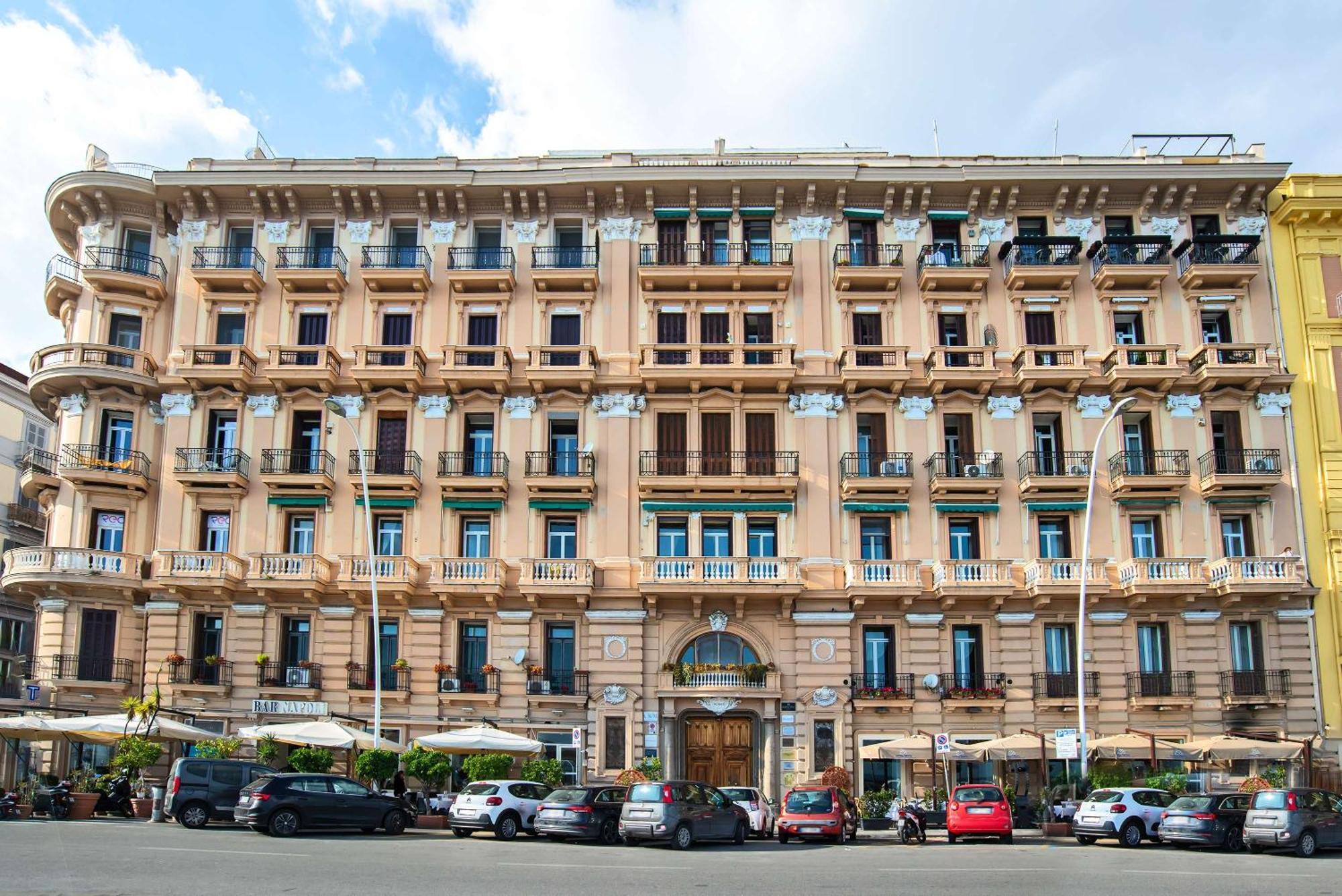 Gram Suites Napoli Eksteriør billede